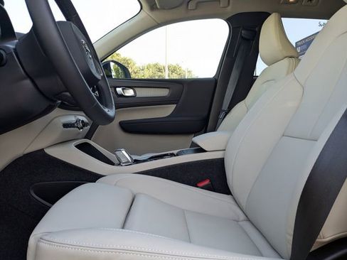 New 2026 Volvo XC40 B5 Ultra w/ Climate Package AWD/4WD image 21