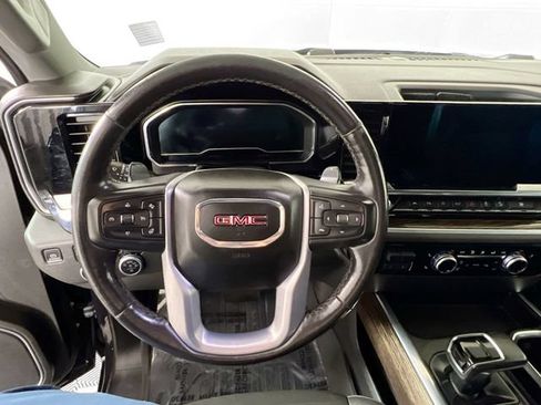 Used 2022 GMC Sierra 1500 Elevation w/ Elevation Premium Package AWD/4WD image 8