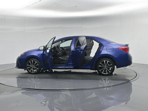 Used 2017 Toyota Corolla SE w/ Carpet Mat Package (TMS) FWD image 34