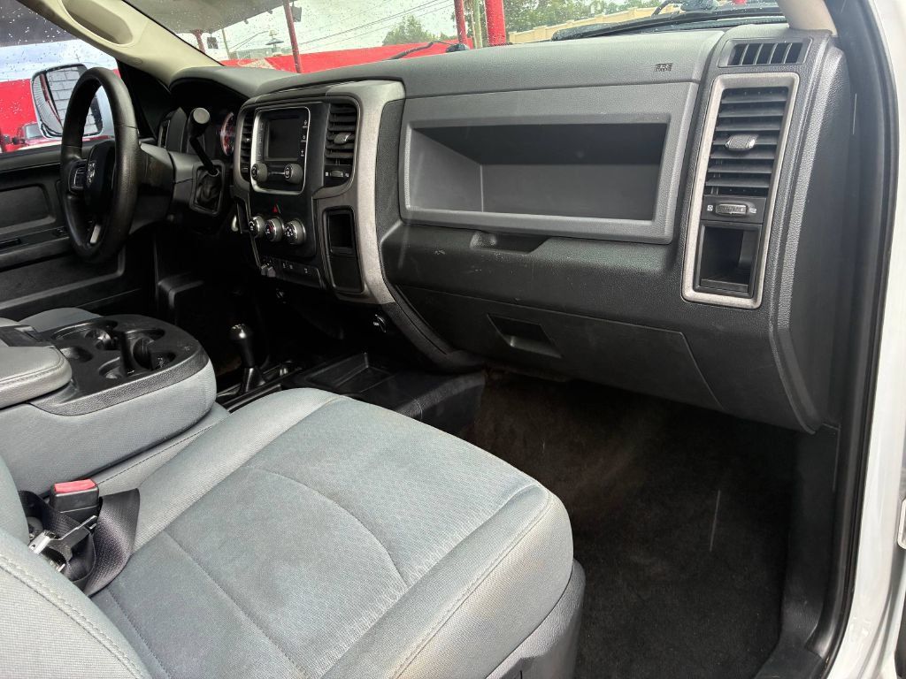 Used 2015 RAM 3500 Tradesman w/ Chrome Appearance Group AWD/4WD image 16