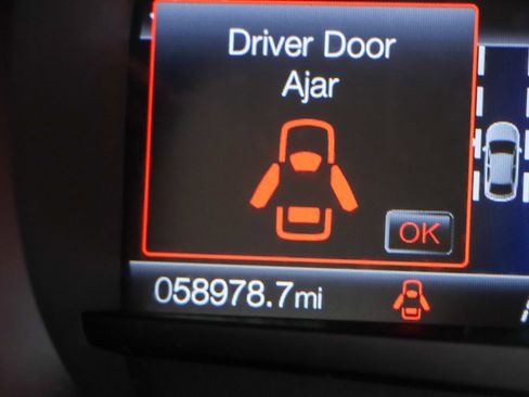 Used 2023 Ford Edge SEL AWD/4WD image 16