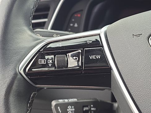 Used 2024 Audi A6 Premium Plus image 17