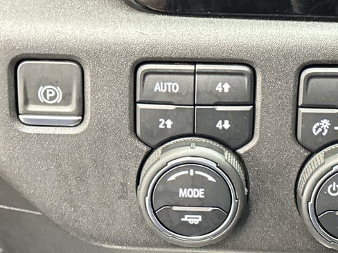 Used 2024 Chevrolet Silverado 1500 LT Trail Boss w/ Convenience Package II image 37