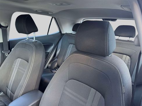 Used 2022 Hyundai Venue SEL w/ Cargo Package image 15