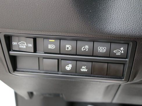 Used 2024 Toyota Sequoia Limited w/ Tow Technology Package AWD/4WD image 22