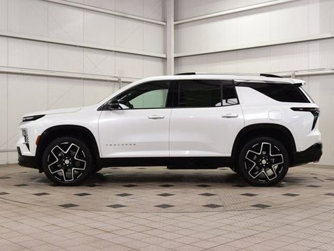 Used 2025 Chevrolet Traverse High Country image 4