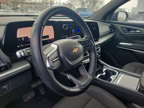 Used 2024 Chevrolet Traverse LT image 16