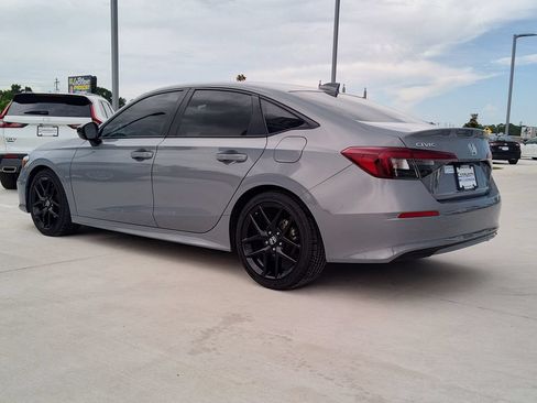 Used 2025 Honda Civic Sport image 6