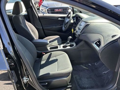 Used 2018 Chevrolet Cruze LS FWD image 20