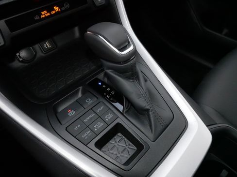 Certified 2025 Toyota RAV4 XLE Premium image 25