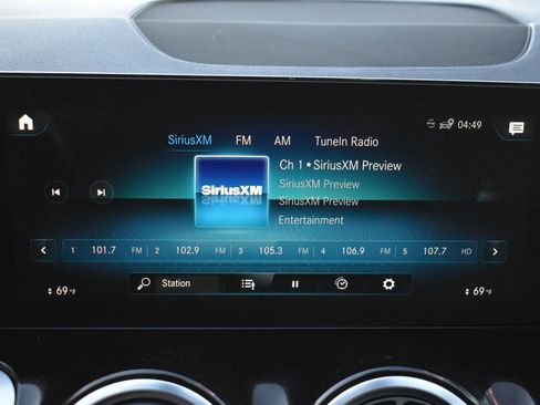 Used 2023 Mercedes-Benz GLB 250 image 29