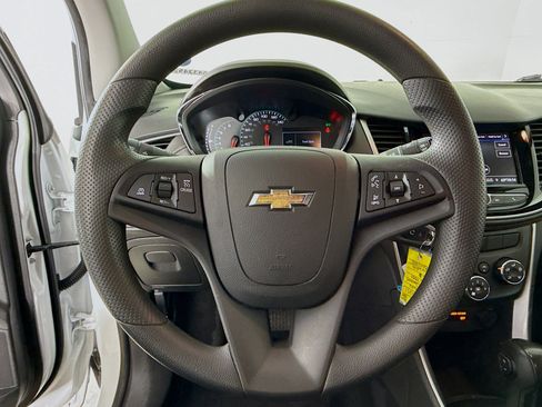 Used 2022 Chevrolet Trax LS w/ Tint and Cruise Package image 11