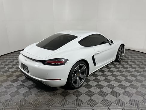 Used 2024 Porsche 718 Cayman image 7
