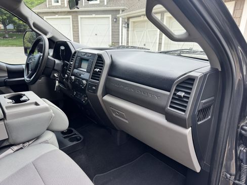 Used 2019 Ford F250 XL w/ STX Appearance Package AWD/4WD image 14