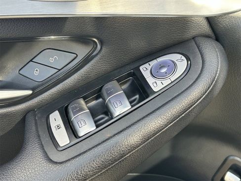 Used 2020 Mercedes-Benz GLC 300 GLC 300 image 27