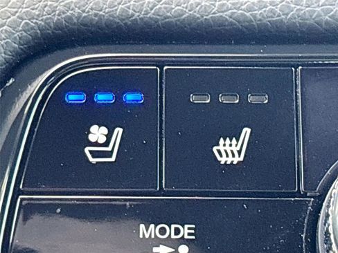 Certified 2025 Honda Pilot Black Edition image 25