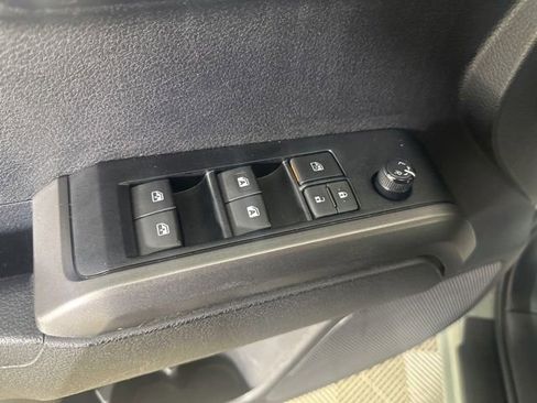 Used 2023 Toyota Tacoma TRD Sport AWD/4WD image 12