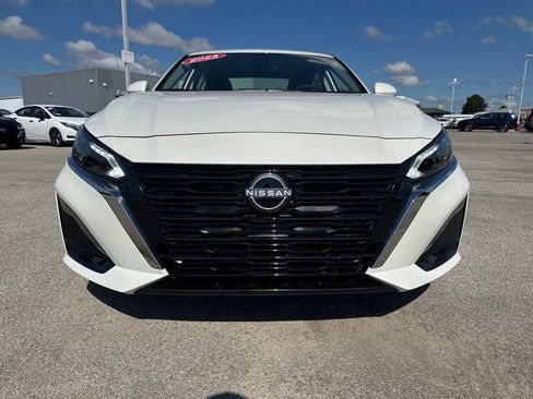 New 2025 Nissan Altima 2.5 SL image 9