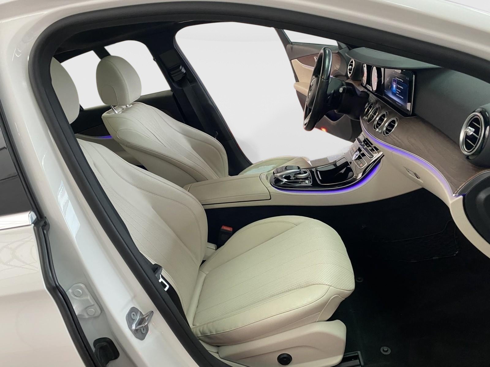 Used 2017 Mercedes-Benz E 300 4MATIC image 9