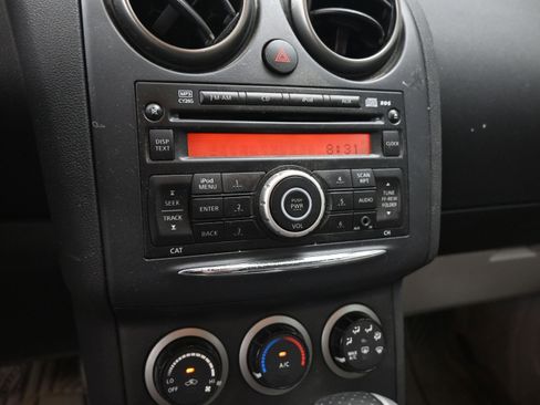 Used 2013 Nissan Rogue S FWD image 27