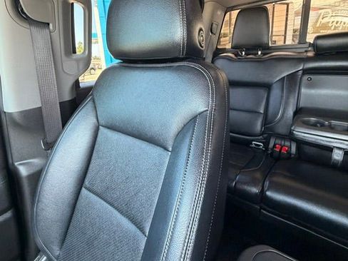 Used 2020 Chevrolet Silverado 1500 RST w/ Texas Edition AWD/4WD image 16