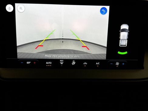 Used 2025 Ford Maverick Lobo AWD/4WD image 10