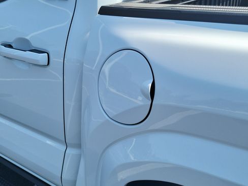 Certified 2025 Toyota Tacoma SR5 AWD/4WD image 13