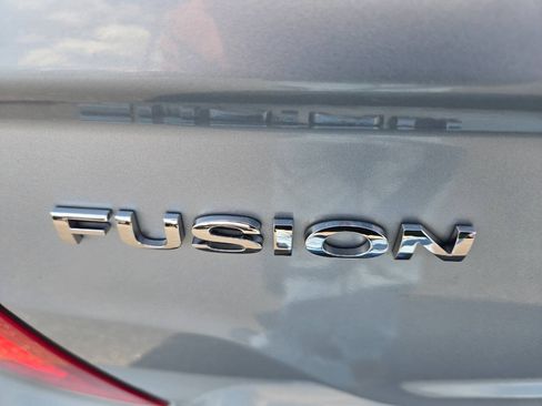 Used 2010 Ford Fusion Hybrid FWD image 12