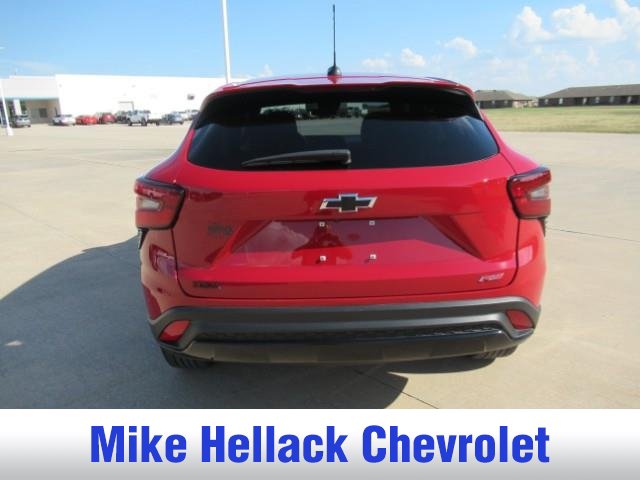 Used 2026 Chevrolet Trax RS FWD image 15