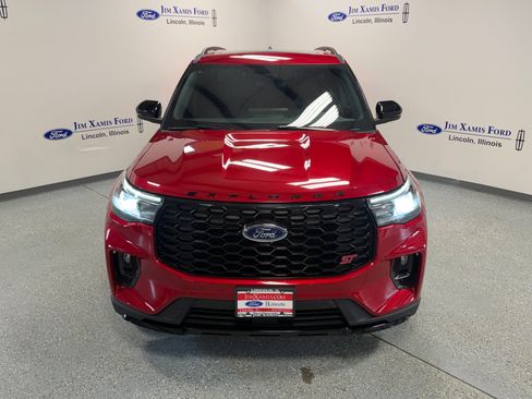 Used 2025 Ford Explorer ST AWD/4WD image 2