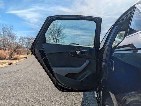 Used 2018 Audi S4 Prestige w/ Prestige Package image 11