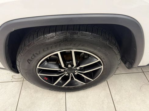 Used 2021 Jeep Grand Cherokee Trailhawk AWD/4WD image 37