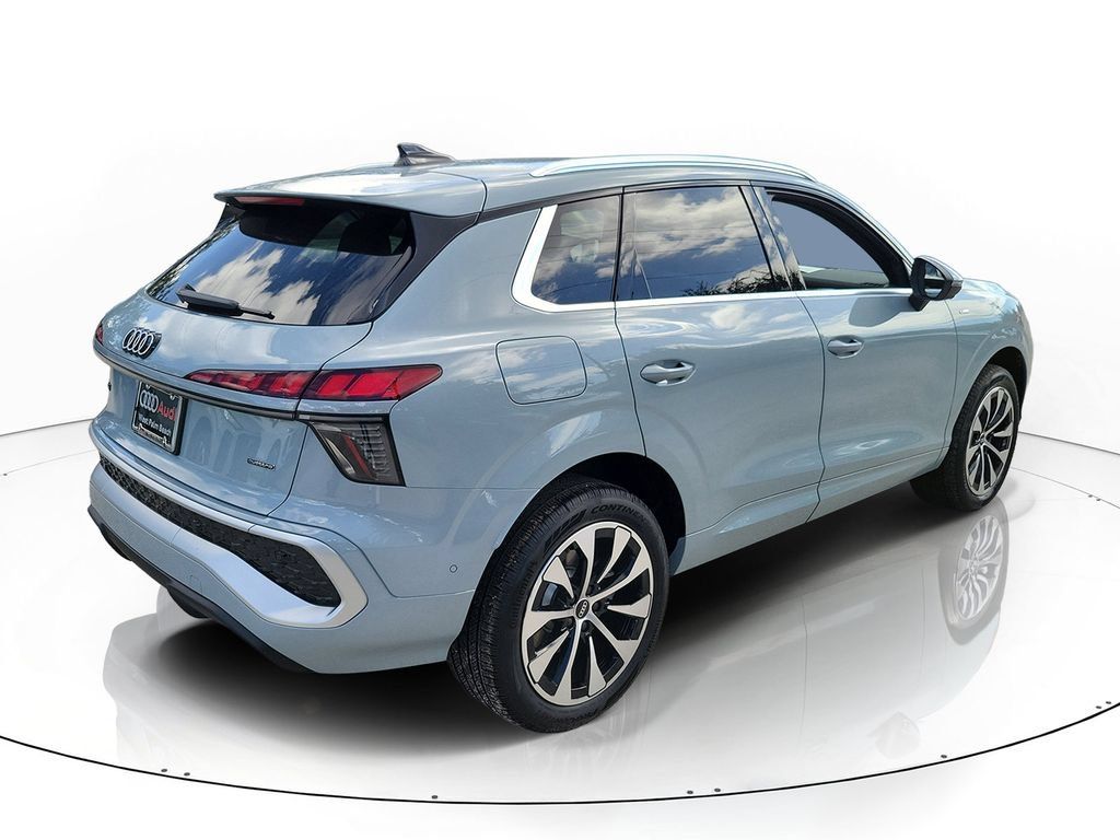 New 2026 Audi Q3 quattro 2.0T AWD/4WD image 4