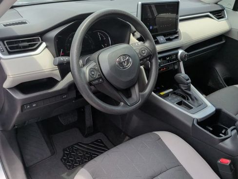 Used 2025 Toyota RAV4 XLE w/ Convenience Package FWD image 17