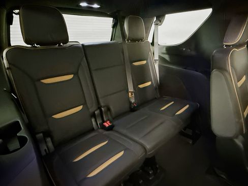 Used 2023 GMC Yukon AT4 w/ AT4 Premium Package image 28