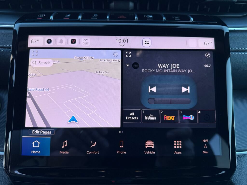 New 2027 Jeep Grand Cherokee Laredo RWD image 23