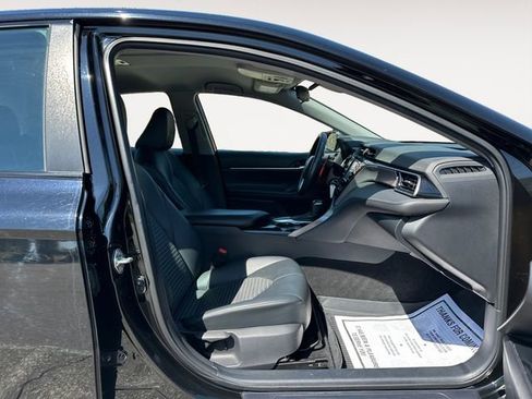 Used 2020 Toyota Camry SE image 15