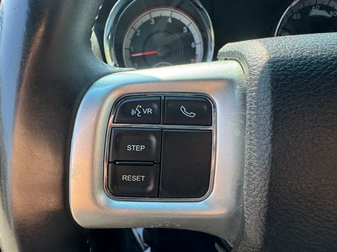 Used 2015 Dodge Grand Caravan SXT w/ Blacktop Package FWD image 17