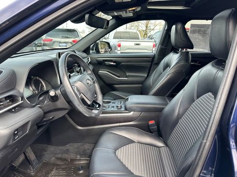 Used 2022 Toyota Highlander XSE AWD/4WD image 13