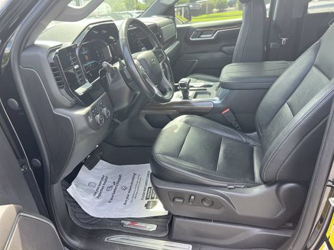 Used 2023 Chevrolet Silverado 1500 RST AWD/4WD image 16