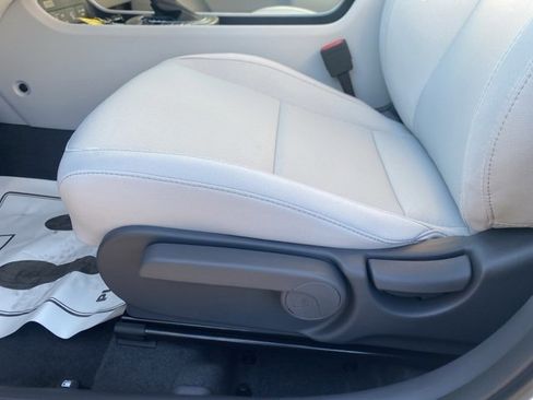 New 2026 Hyundai Kona SE FWD image 14