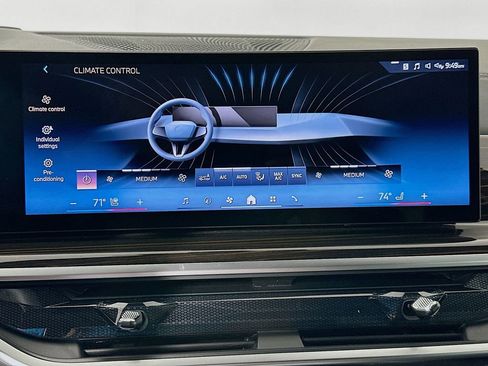 Used 2026 BMW X5 xDrive50e w/ Premium Package image 16