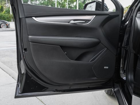 Used 2025 Cadillac XT5 Luxury FWD image 33