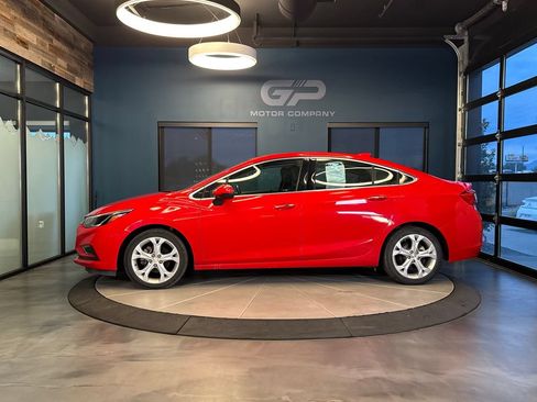 Used 2017 Chevrolet Cruze Premier FWD image 6