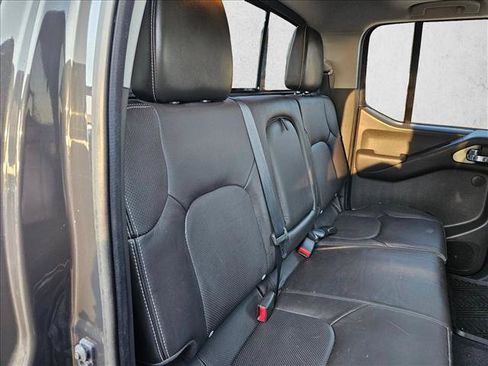 Used 2015 Nissan Frontier PRO-4X w/ Pro-4x Luxury Package AWD/4WD image 16