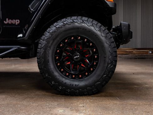 Used 2023 Jeep Wrangler Unlimited Rubicon w/ Steel Bumper Group image 11