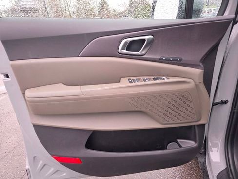 New 2026 Kia Carnival EX FWD image 26