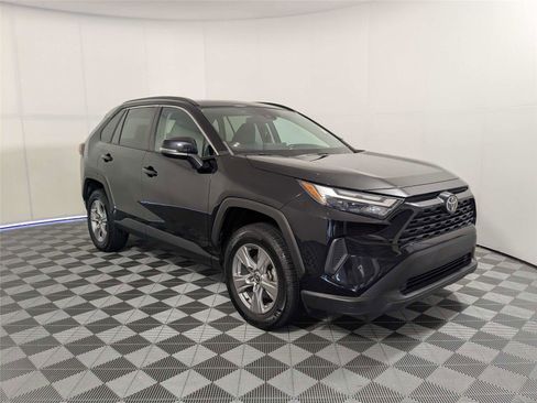 Certified 2022 Toyota RAV4 XLE w/ Convenience Package FWD image 3