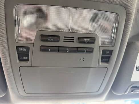 Used 2015 Toyota Highlander XLE AWD/4WD image 20
