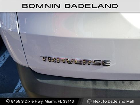 Used 2021 Chevrolet Traverse LT image 8